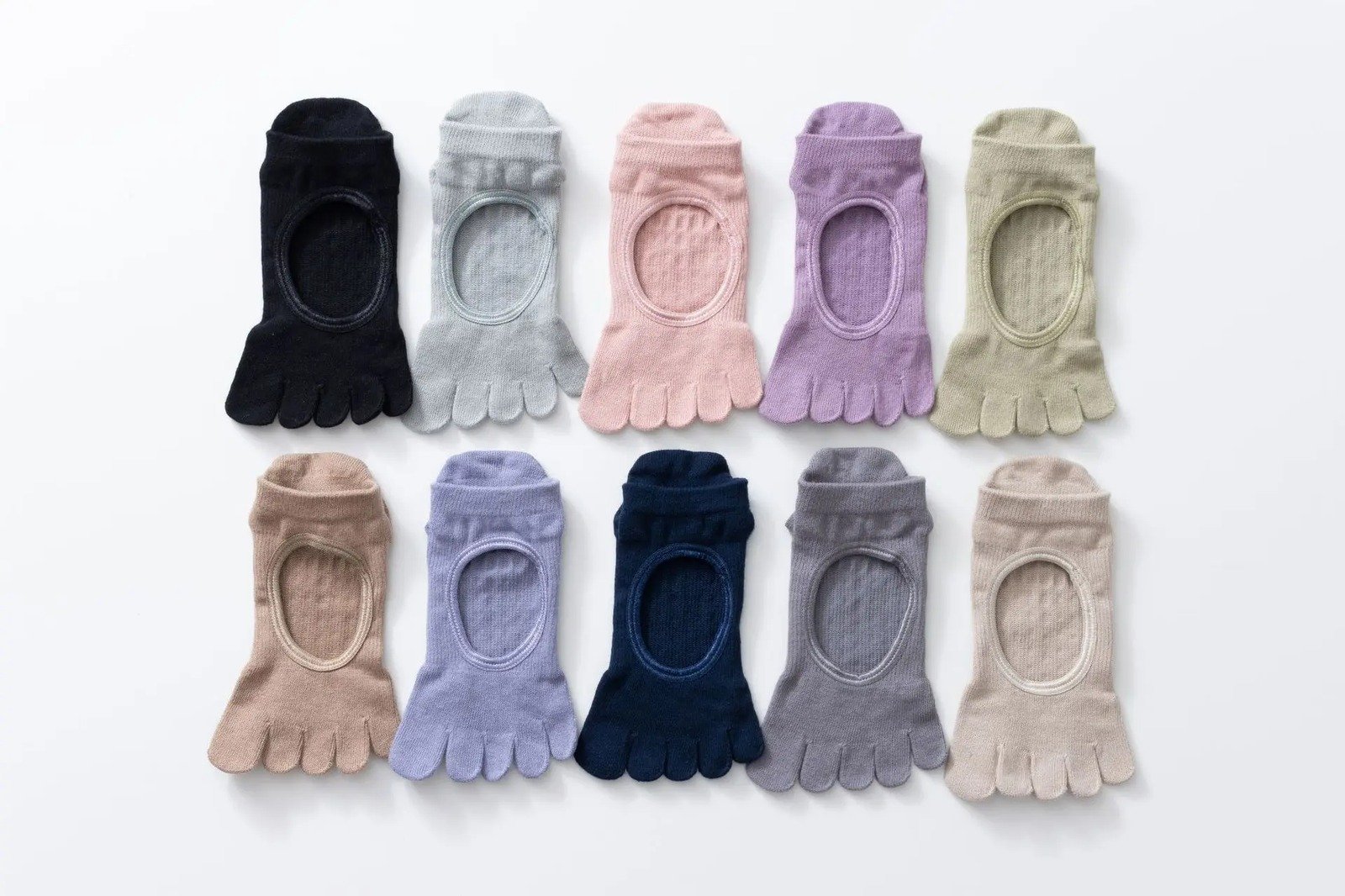 CYNTHIA GALEANA Five-Toe Grip Socks - Image 4